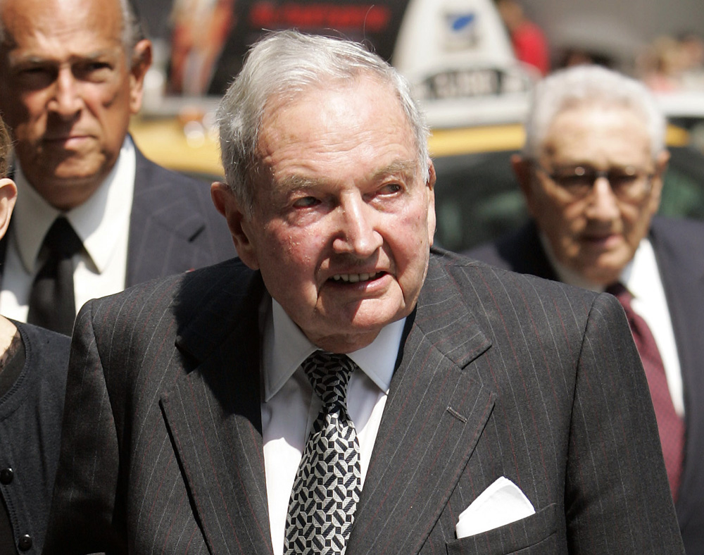 Annette De La Renta and David Rockefeller arrive at the funeral service for New York socialite and philanthropist Brooke Astor at St. Thomas Church in New York
