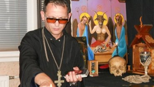 I-Druz-Ukraina-pod-kontrolem-sektyi-satanistov