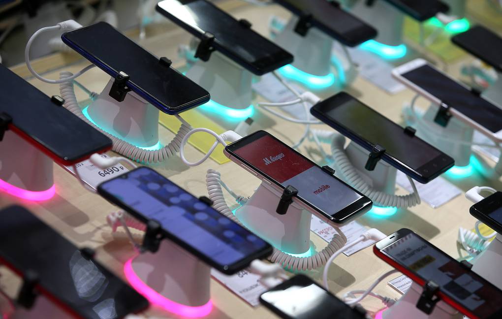 Chinese smartphone manufacturers postpone delivery to Russian partners